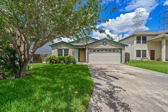 Building Photo - 4527 Stradford Pl