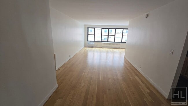 Building Photo - Fourth Avenue