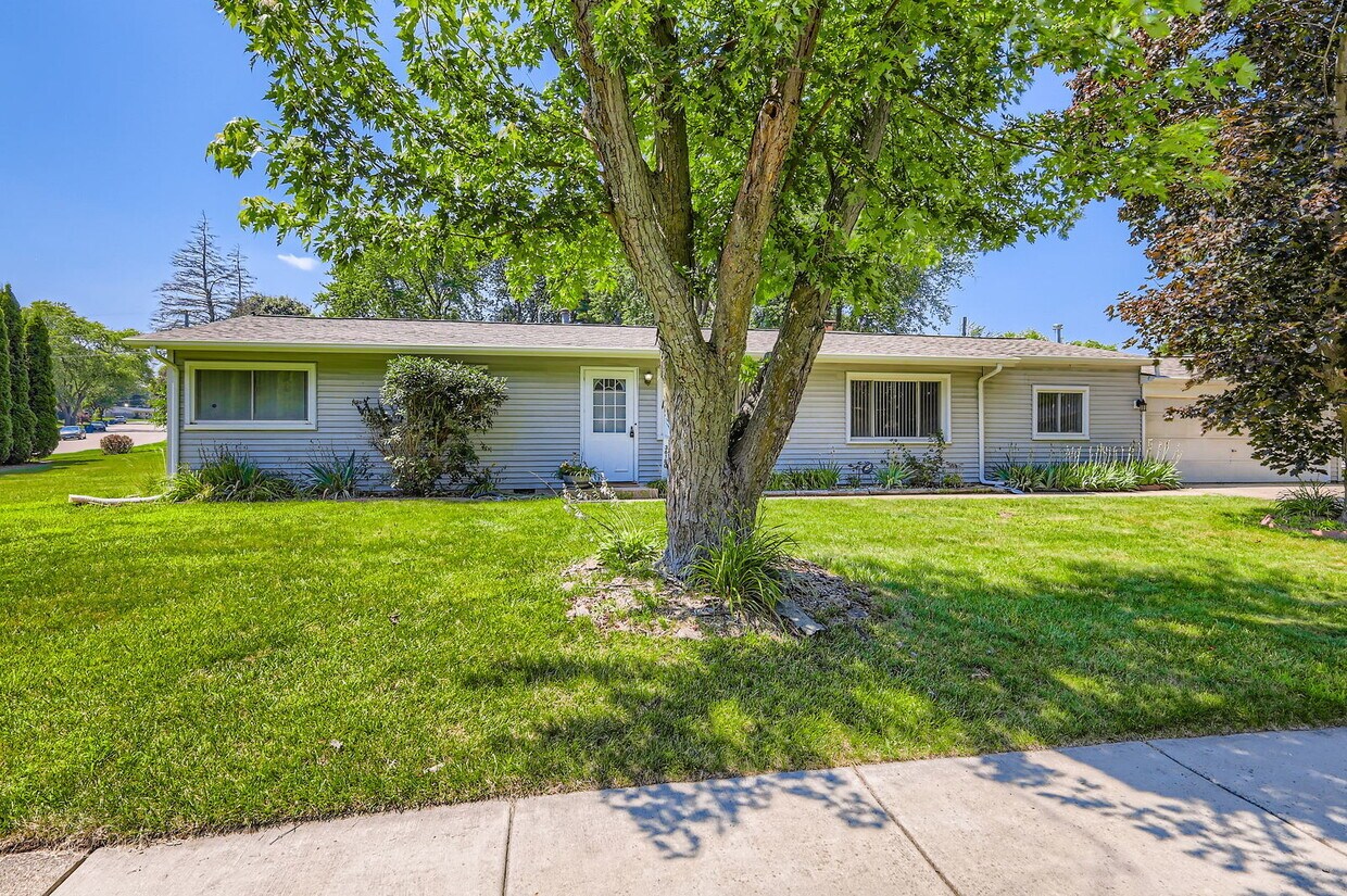 Foto principal - 36180 N Grandwood Dr