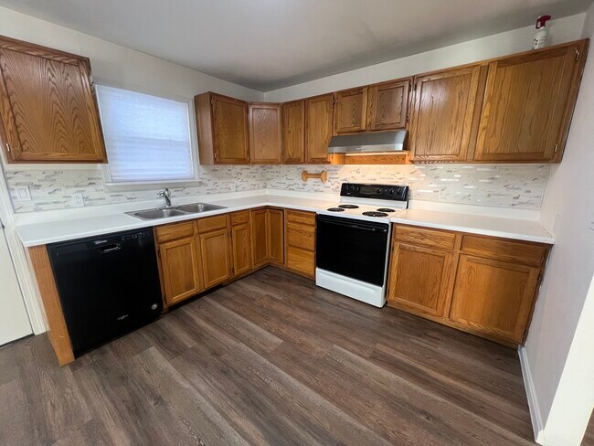 Foto del edificio - 86 Kriskarli Dr