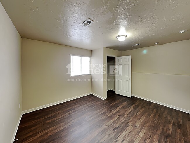 Building Photo - 7527 S 2050 E