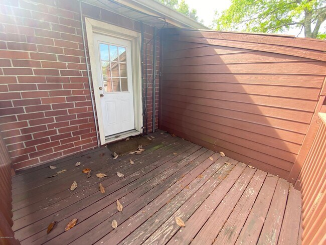 Building Photo - 2725 Herschel St