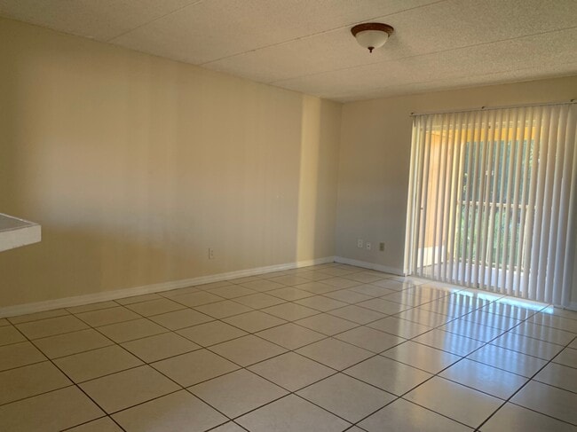 Foto del edificio - 1bed/1bath move-in ready condo $1140/month available December 2025