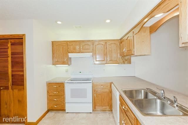 Building Photo - 2 br, 2.5 bath House - 418 NE 101st St