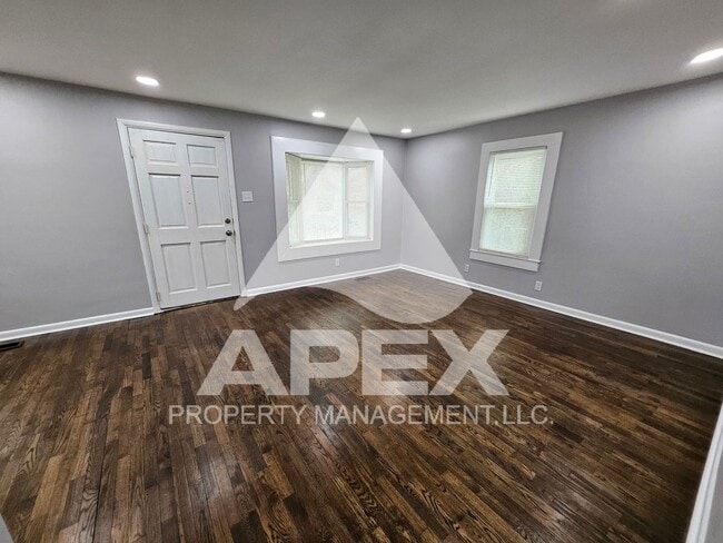 Foto del edificio - Craftsman Style 2 Bd 1 Ba Single Family Home w/Bonus rm & Garage in North Knox!