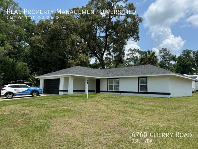 Building Photo - Beautifully Renovated Home In the Shores  ...