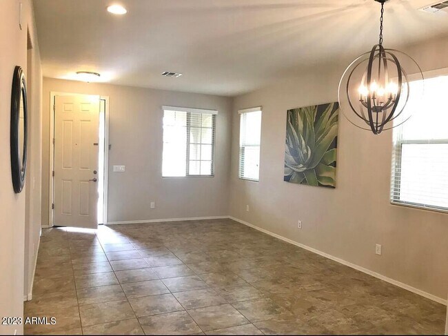 Foto del edificio - 7255 N 89th Dr