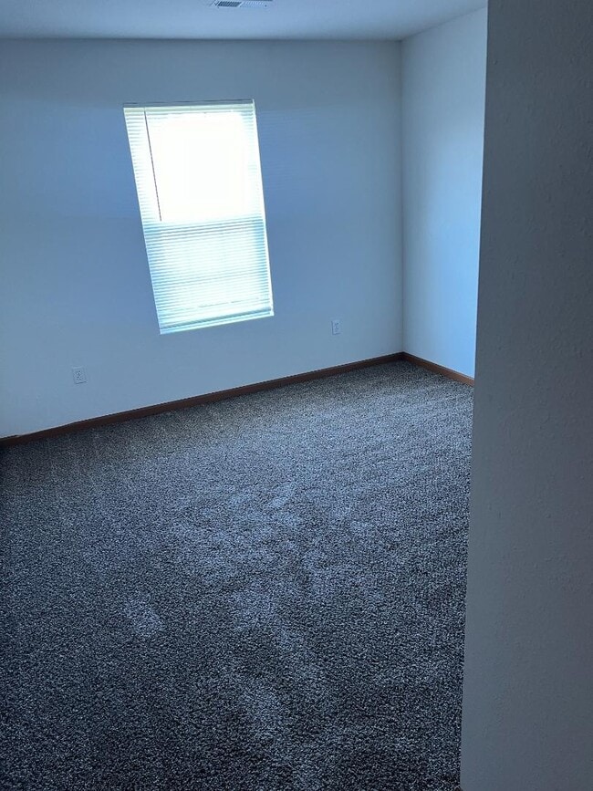 Building Photo - 100 Aldergate St