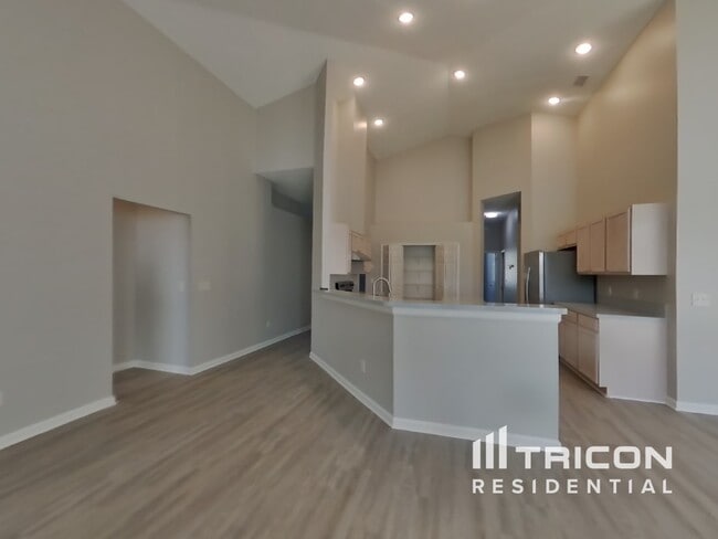 Building Photo - 3264 Abbeyfield Dr E