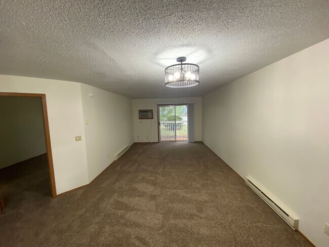 Foto del edificio - 3-Bed, 2-Bath Townhome - 2 Months Free on a 12-Month Lease!