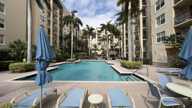 Building Photo - 1801 N Flagler Dr