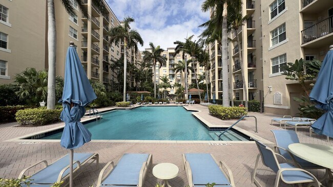 Foto del edificio - 6th-Floor 2BR/2BA Condo with Pool & Gym at Flagler Pointe