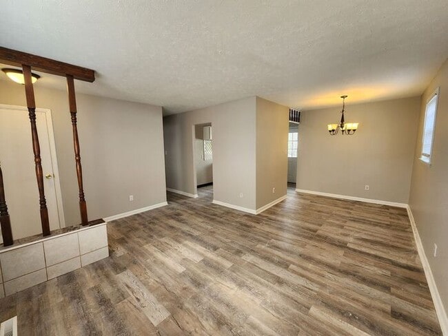 Building Photo - cozy home offers 3 bedrooms, 1 bathroom