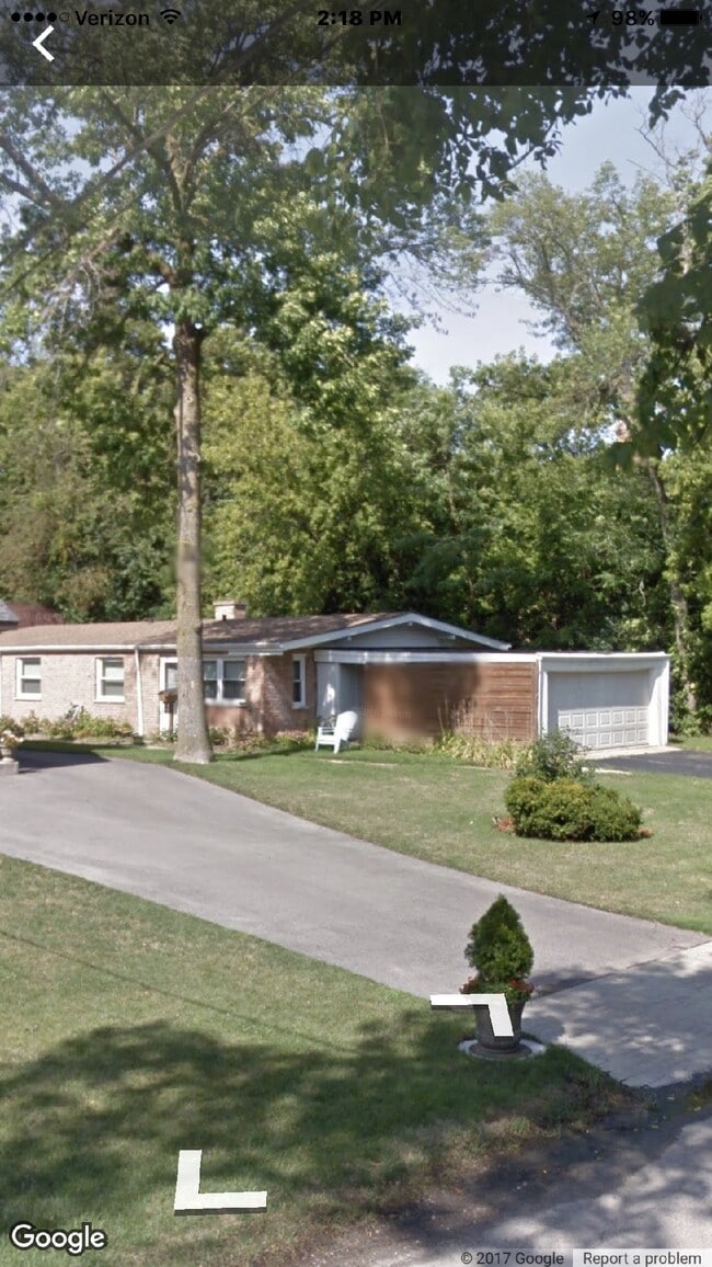 Building Photo - 734 Cherry Ave