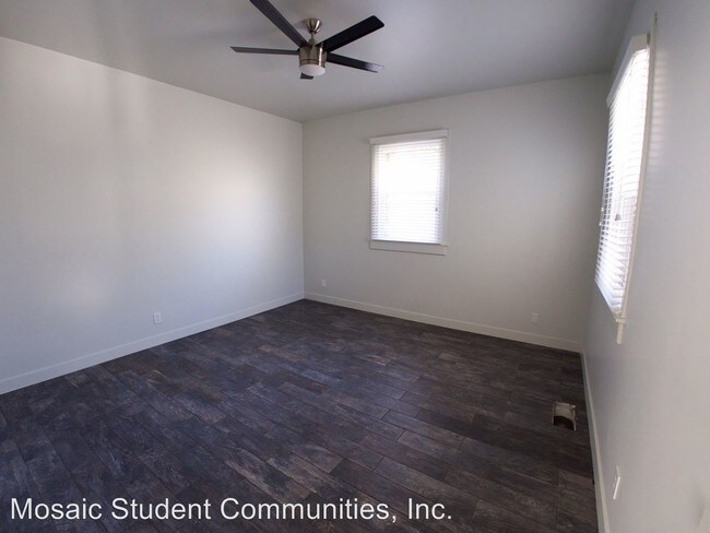 Building Photo - 1157 W 28th St