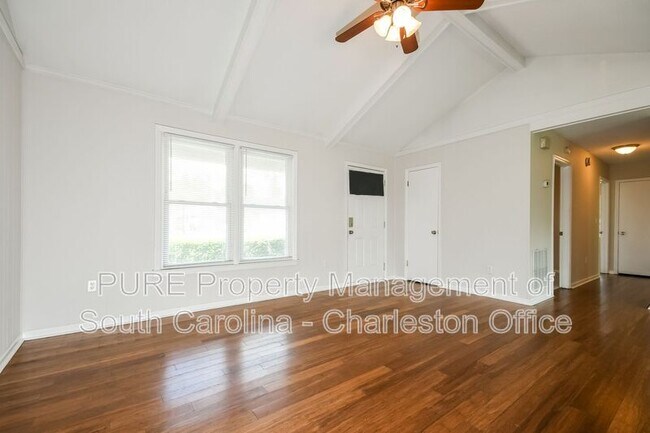 Building Photo - 101 Gatehouse Dr