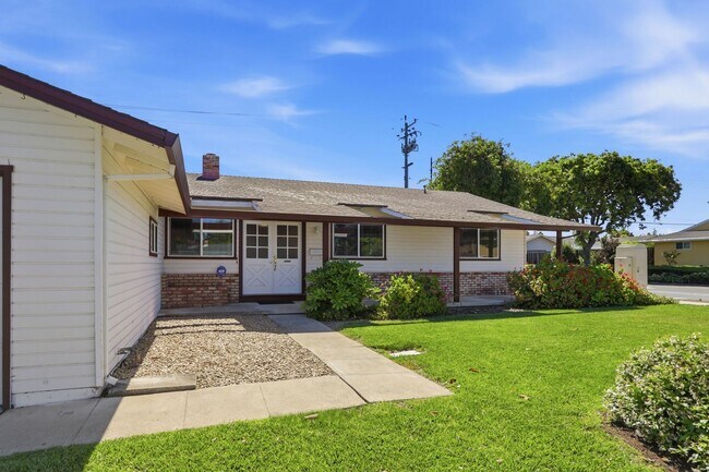 Building Photo - Wow! What a Great Home! Available Now!