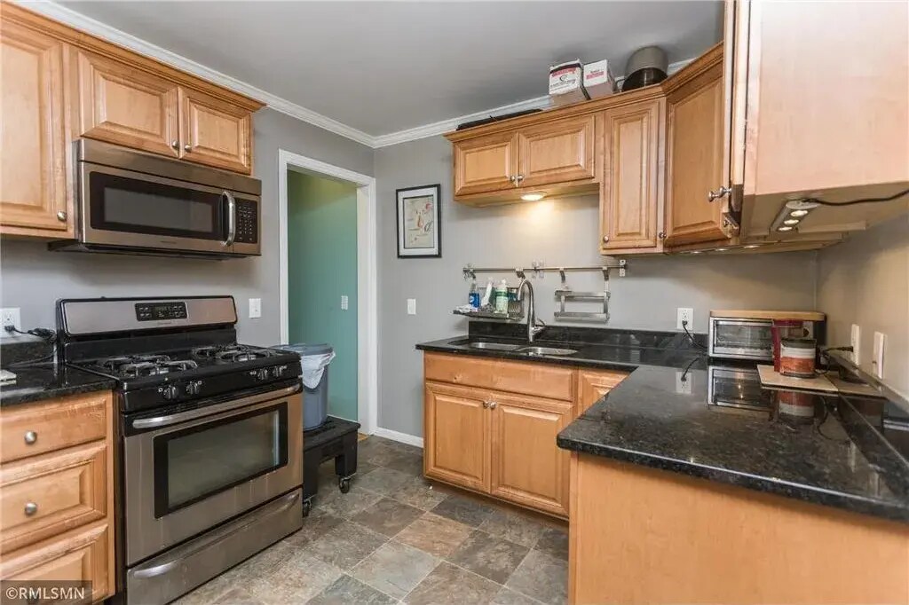 Foto principal - 4241 Cedar Ave S