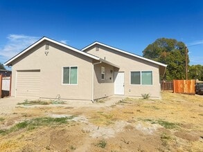 Building Photo - 1427 Youngs Ln