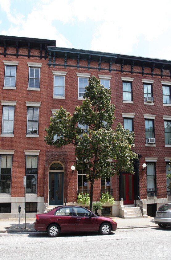 Primary Photo - 927 St Paul St