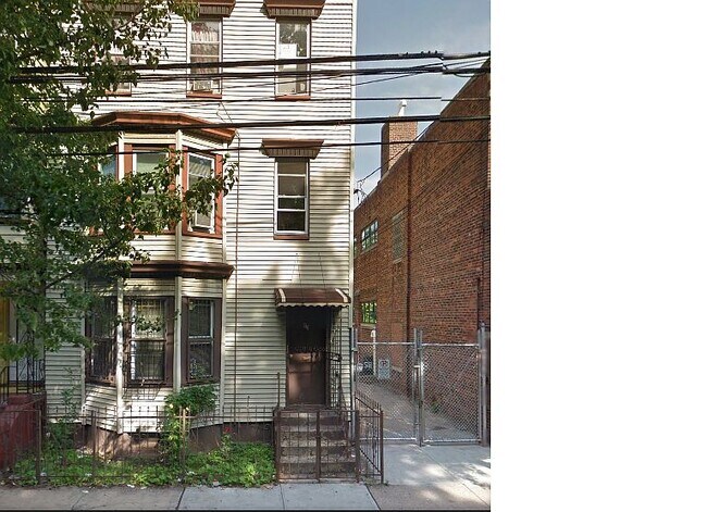 Building Photo - 85 Clifton Ave