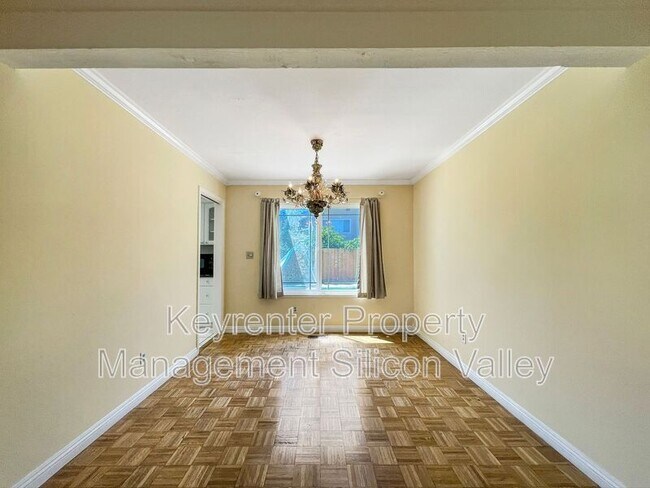 Foto del edificio - 1293 Knollview Dr