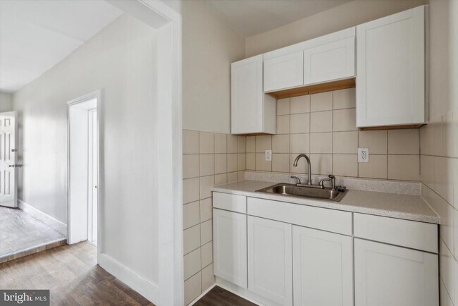 Foto del edificio - 20 S Village Ave