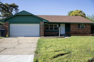 Building Photo - 1309 NE 33rd St