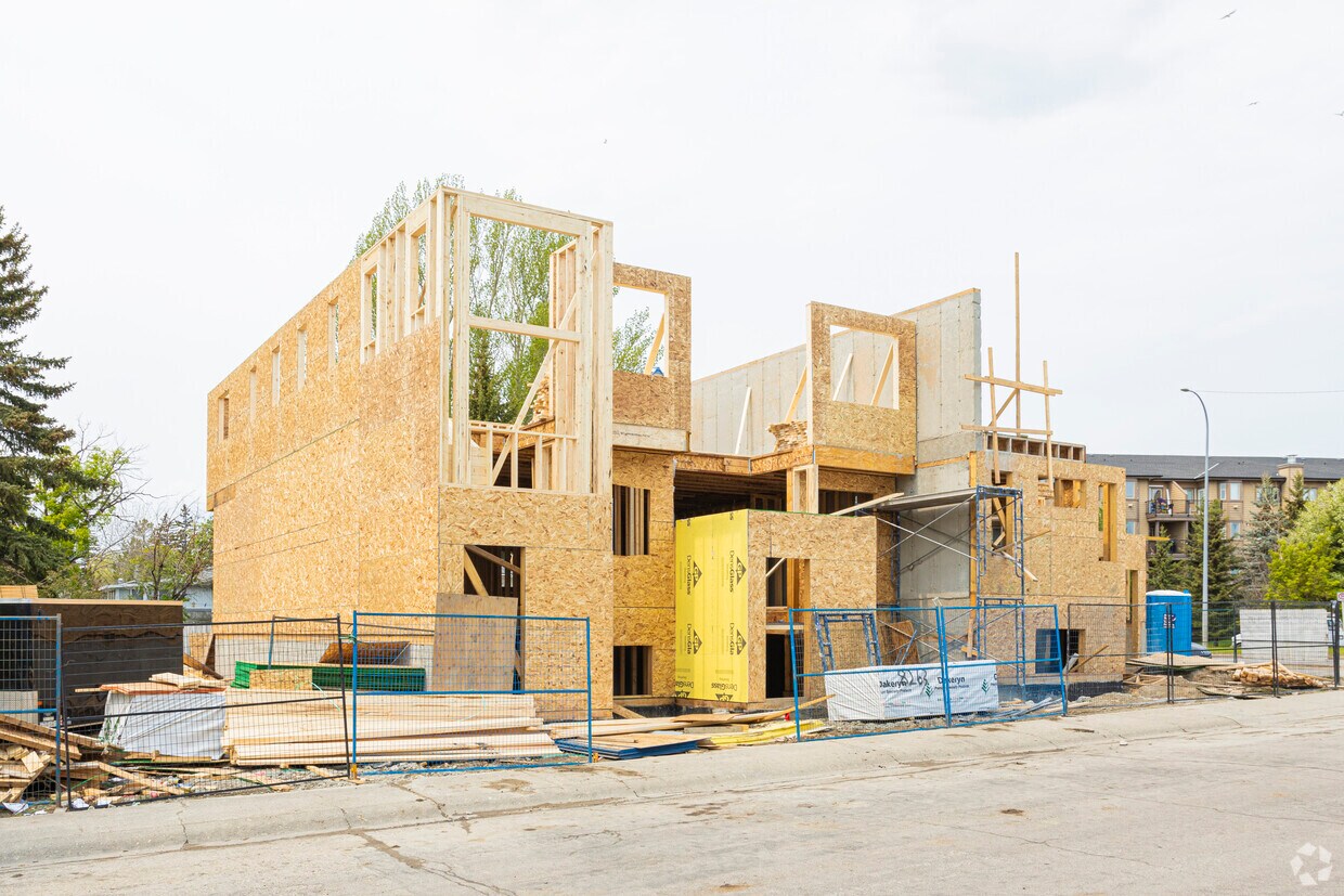 Construction - 4103 42 St SW