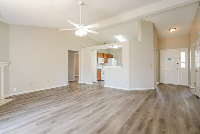 Foto del edificio - 3183 Olde Sutton Parke Dr