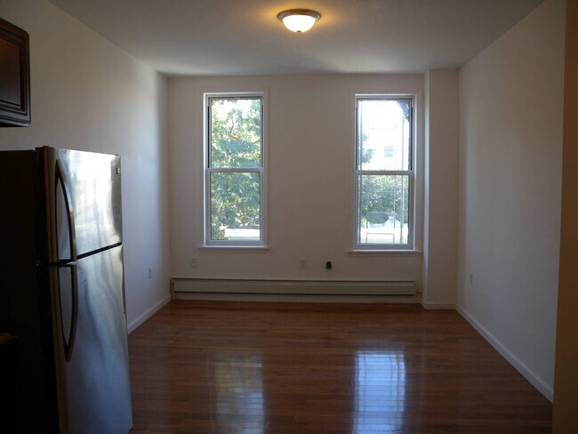 Foto del edificio - 253 Melrose St