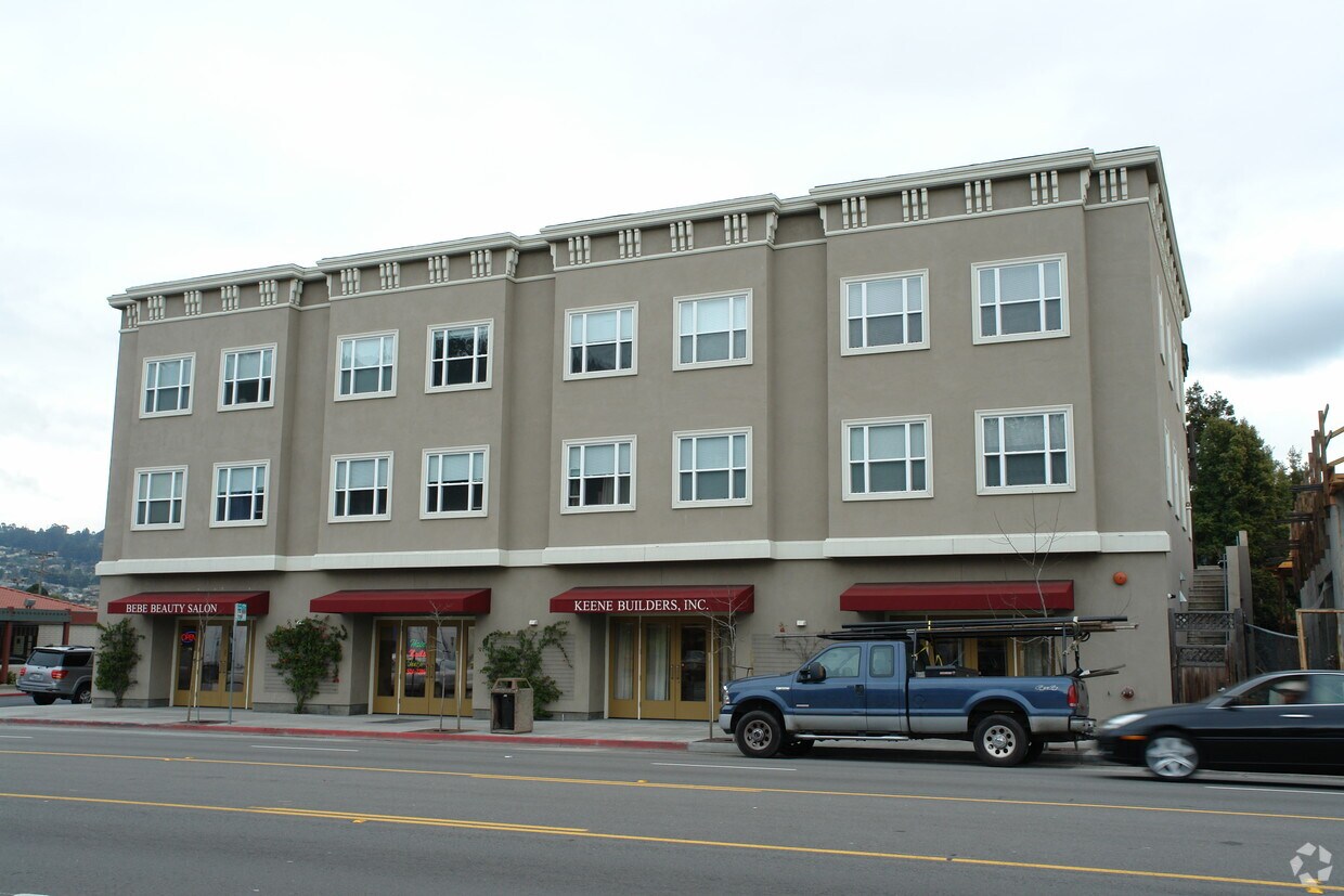 Foto del edificio - 701-705 San Pablo Ave