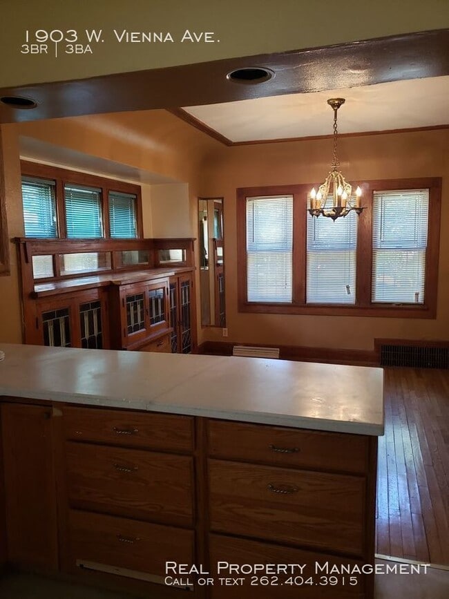 1903 W Vienna Ave, Milwaukee, WI 53206 House Rental in Milwaukee, WI