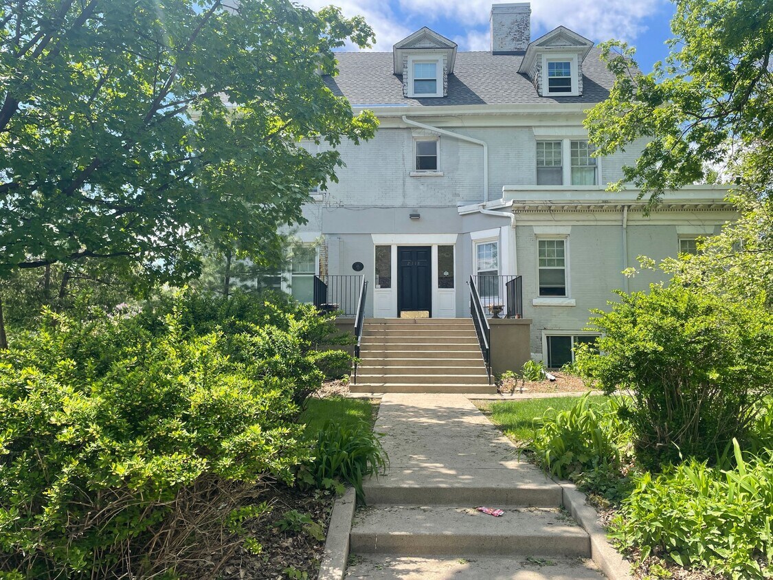 Foto principal - Converted 1902 Mansion - 19 total unique a...
