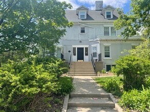 Building Photo - 2118 Pillsbury Ave