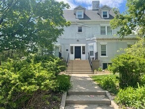 Building Photo - 2118 Pillsbury Ave