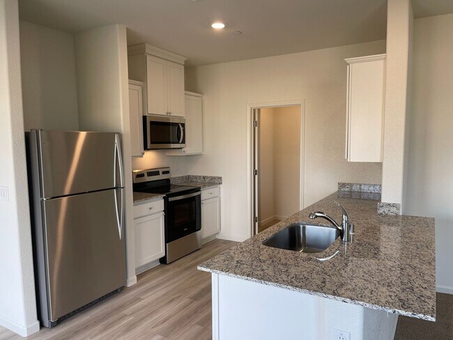 Building Photo - 3461 Sina Court
