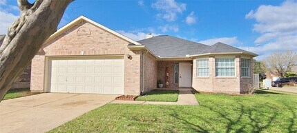 Building Photo - 19330 Larissa Dr