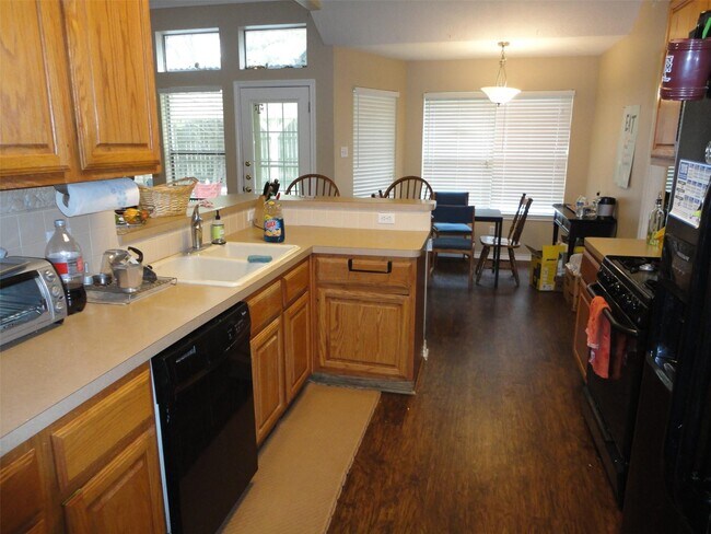 Foto del edificio - 403 Princeton Cir