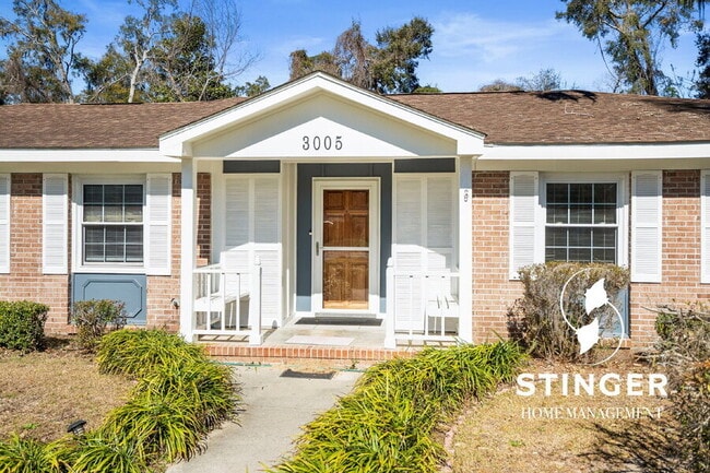 Building Photo - 3005 Dogwood St