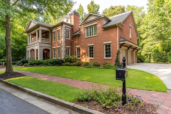 Building Photo - 3148 E Addison Dr