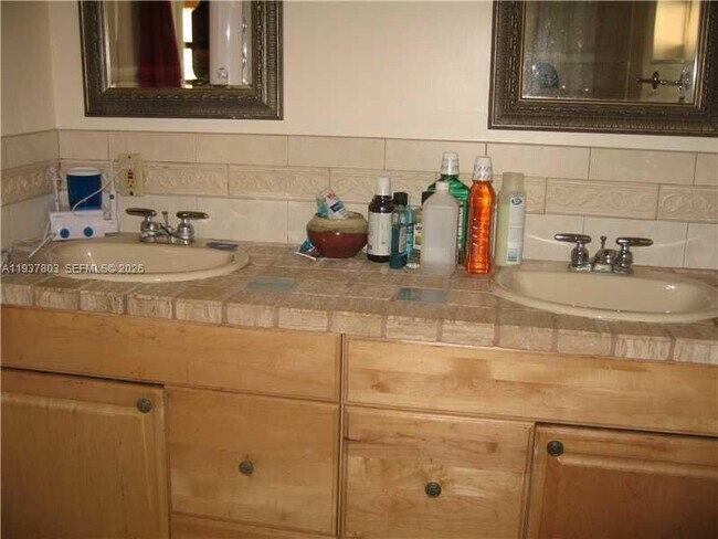 Foto del edificio - 1804 SW 95th Terrace