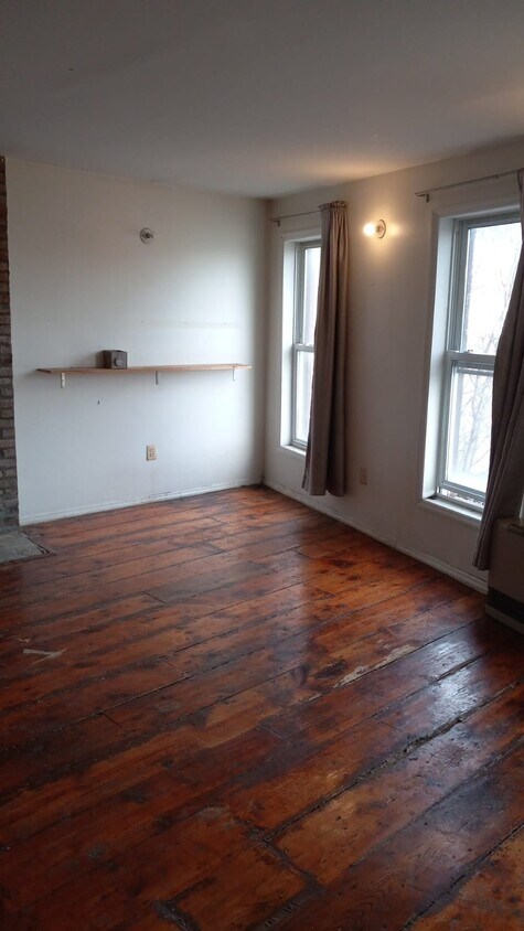 Building Photo - 185 S 8th St