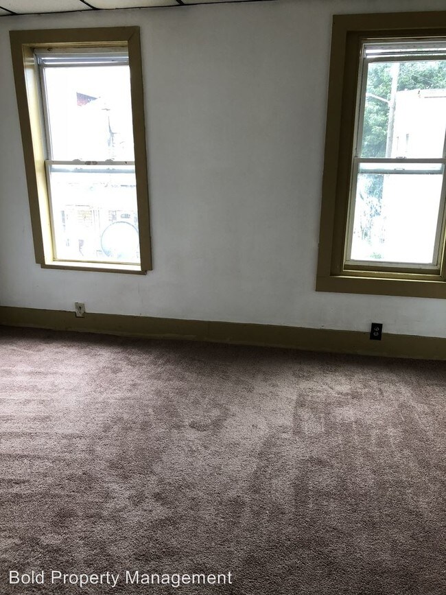 Building Photo - 4 br, 1 bath House - 663 Gordon St.