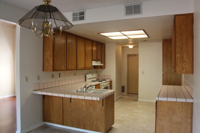 Building Photo - Ardenwood Single family 3 bedroom 2.5 bath...