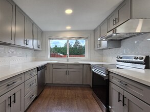 Building Photo - 9827 158th St E