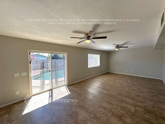 Building Photo - 3127 W Sweetwater Ave