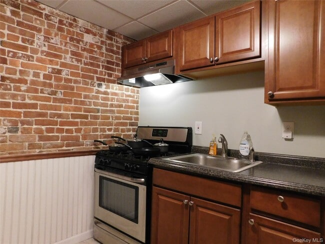 Foto del edificio - 206 E Main St