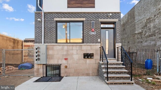 Building Photo - 2244 N 3rd St