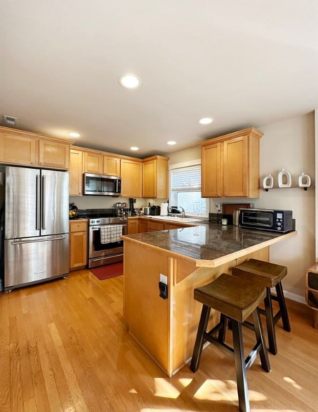 Building Photo - 3Bd/3Ba Seattle Townhouse